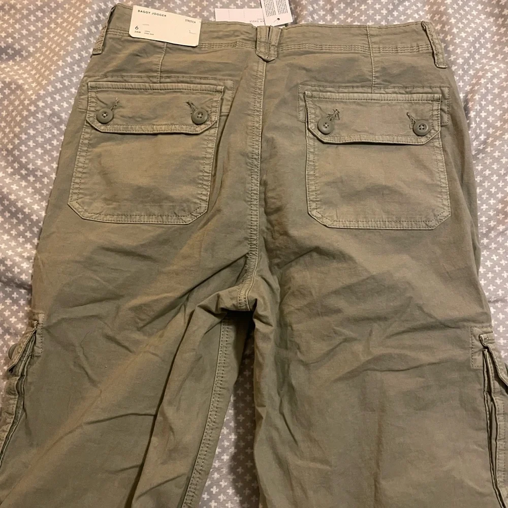 American Eagle Outfitters Baggy Green Cargo Joggers - Picture 5 of 6